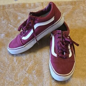 Vans Men's Maroon and White Casual Sneakers